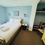 Totterdown\'S Modern & Vintage Inspired Home