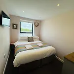 Totterdown\'S Modern & Vintage Inspired Home